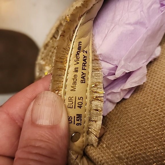 Sam Edelman Gold Sandals H-Style Bay Frey 2 Slip-On sz 9.5 - Picture 9 of 9